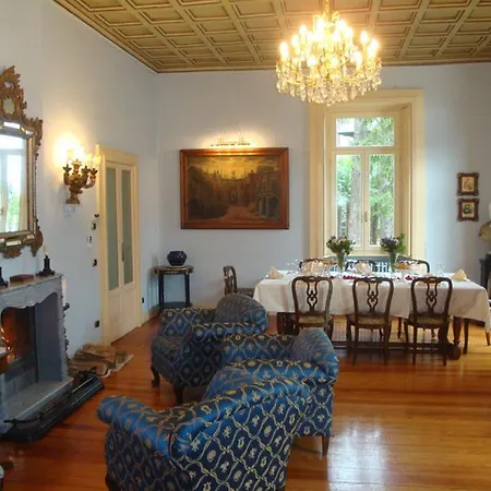 Sleeps 17 With Pool Air Con And Wifi Villa Moltrasio