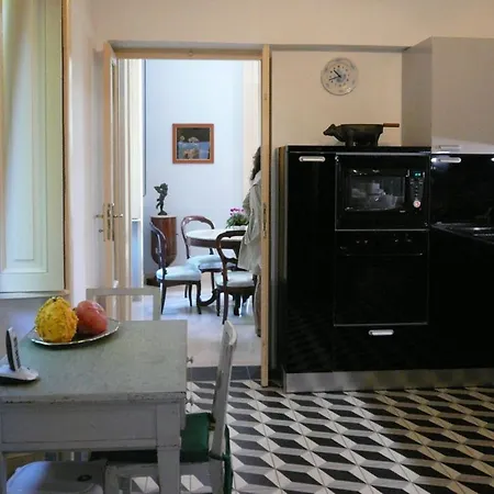 Villa Sleeps 17 With Pool Air Con And Wifi Moltrasio